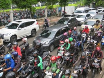 Indonesias Four-Wheeler Lube Demand Surges