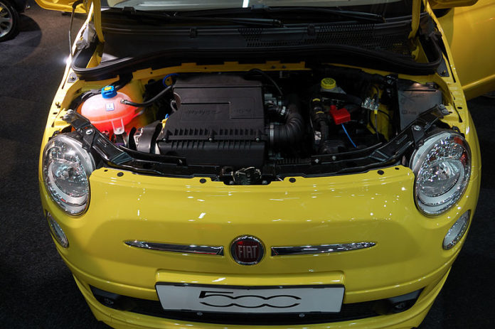 800px-_13_-_Fiat_500_engine