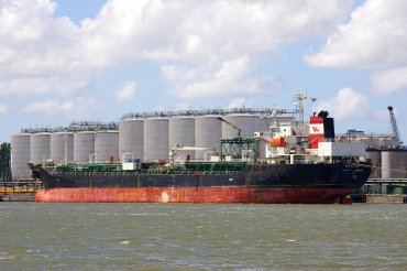 base oil tanker