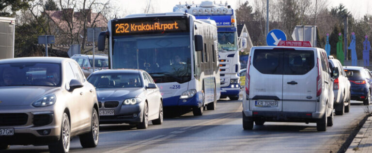 Motul, Castrol Lead Poland Auto Oil Rankings, Liqui Moly Gains